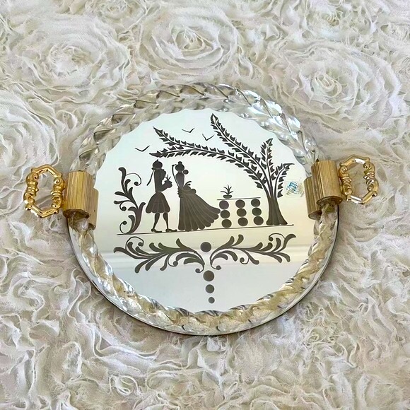 Tray - Picture 1 of 6